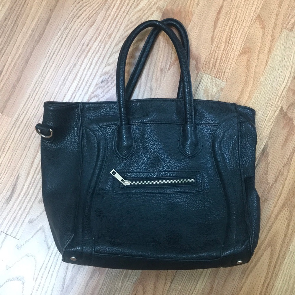 DailyLook Black Shoulder Bag